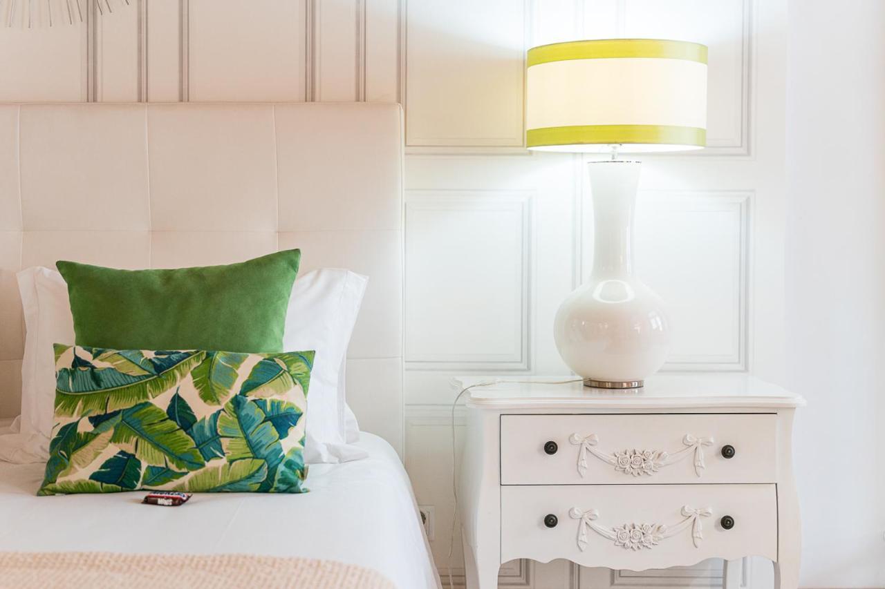 R3 Service - Five Senses In Apartamento