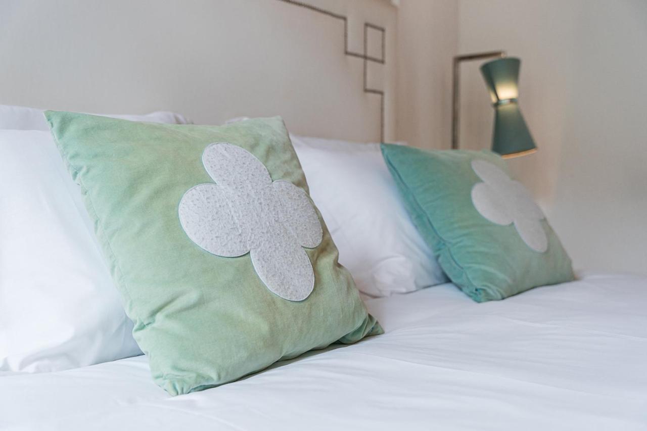 R3 Service - Five Senses In Apartamento